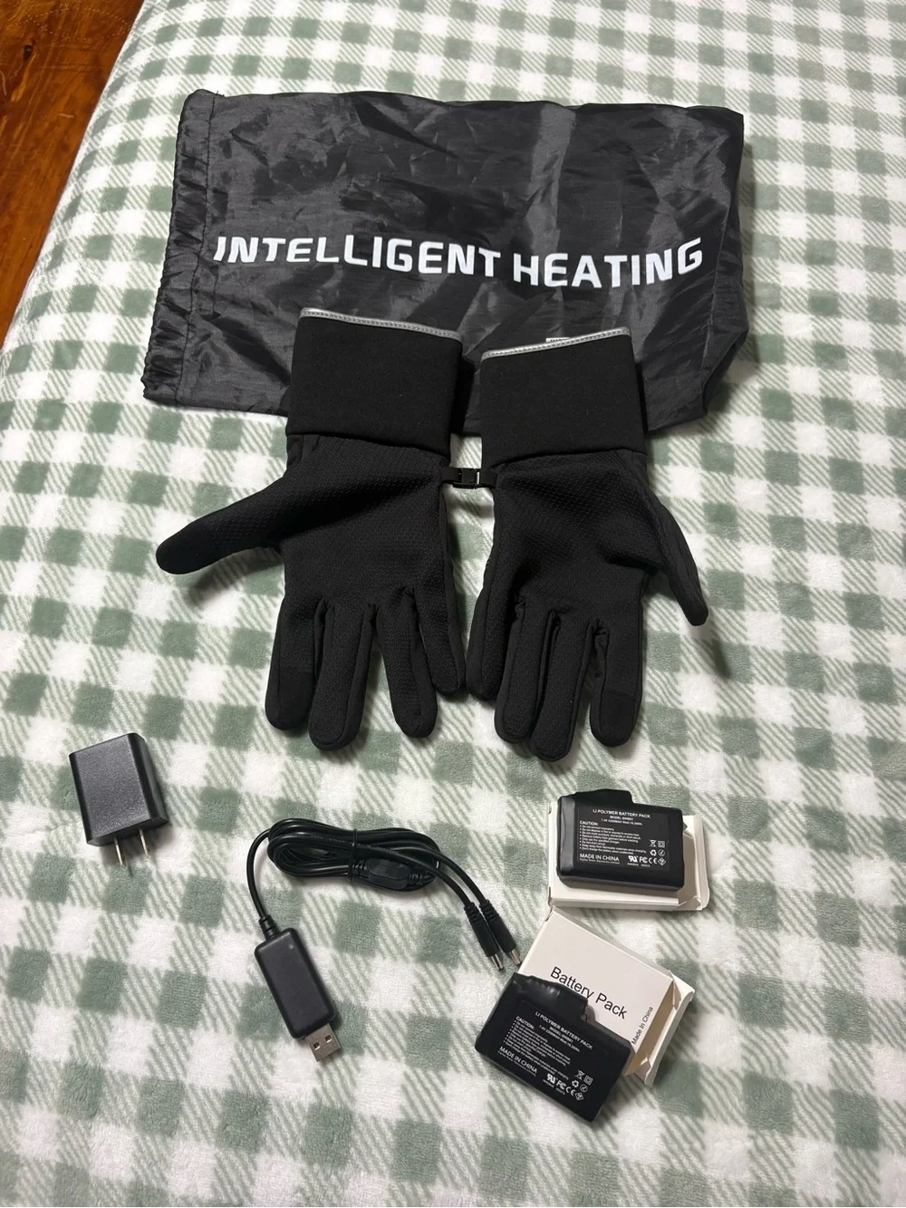 Intelligent Heating Black Heated Gloves with USB Charging